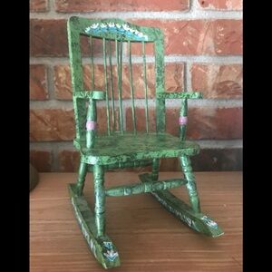 💚 Rare Vintage 1970’s Hand painted Doll Rocking Chair